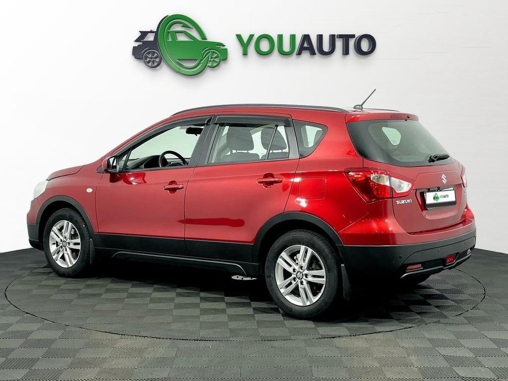 Suzuki SX4 2021, красный