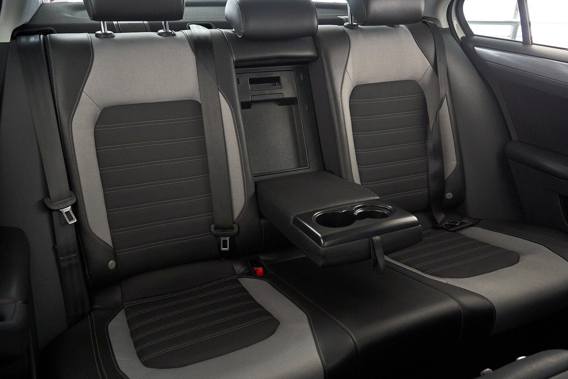 Volkswagen Jetta 2014, белый