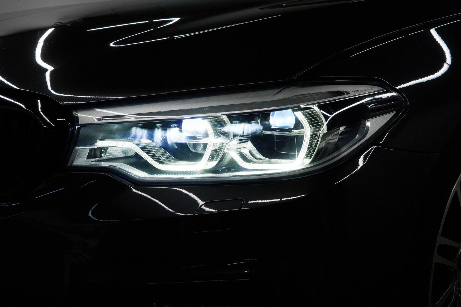 BMW 5 серии 2020, серый