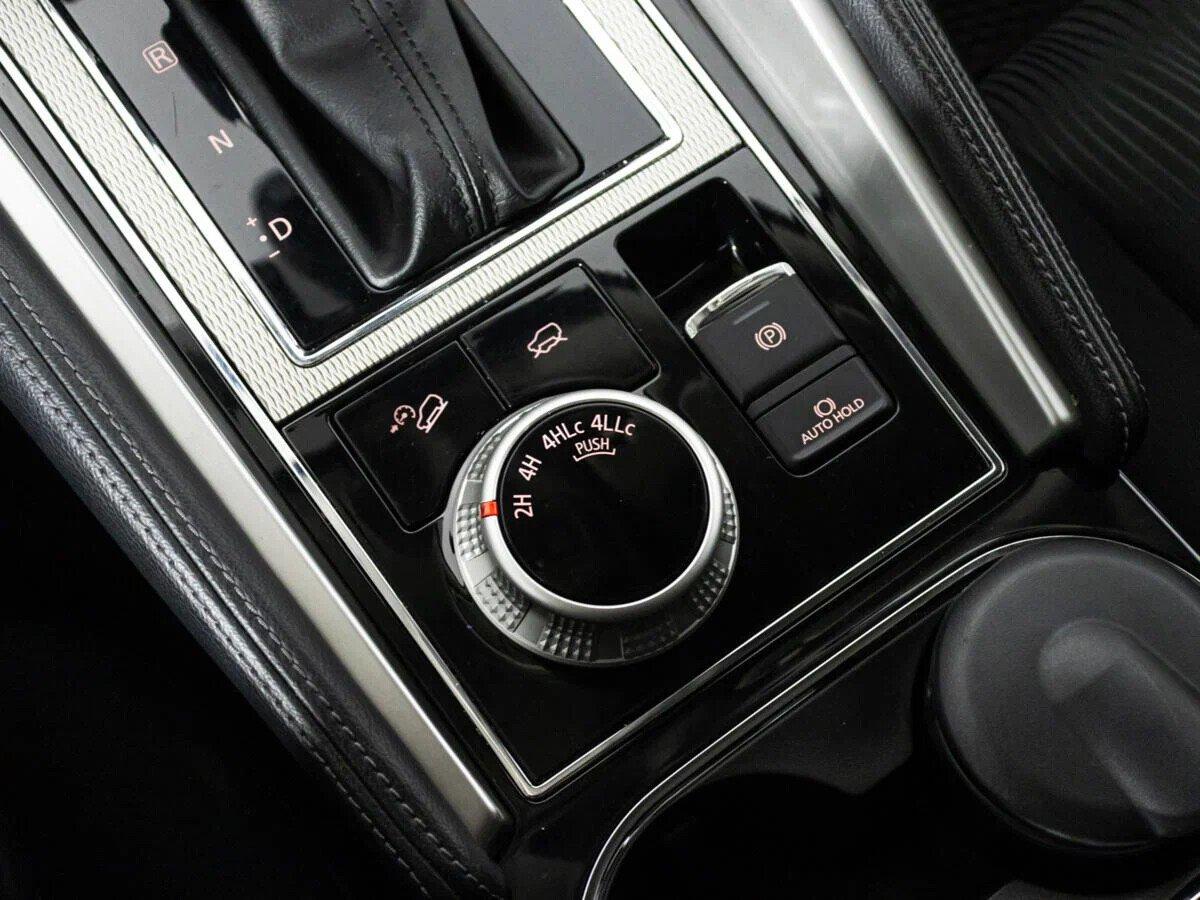 Mitsubishi Pajero Sport 2023, черный