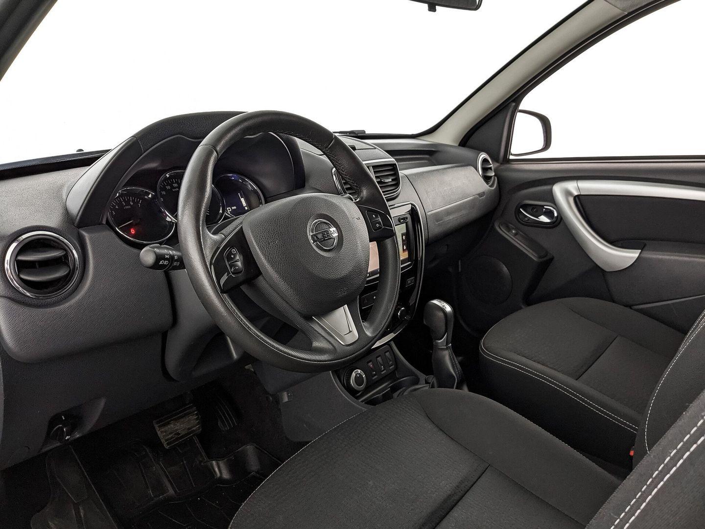Nissan Terrano 2018, серый