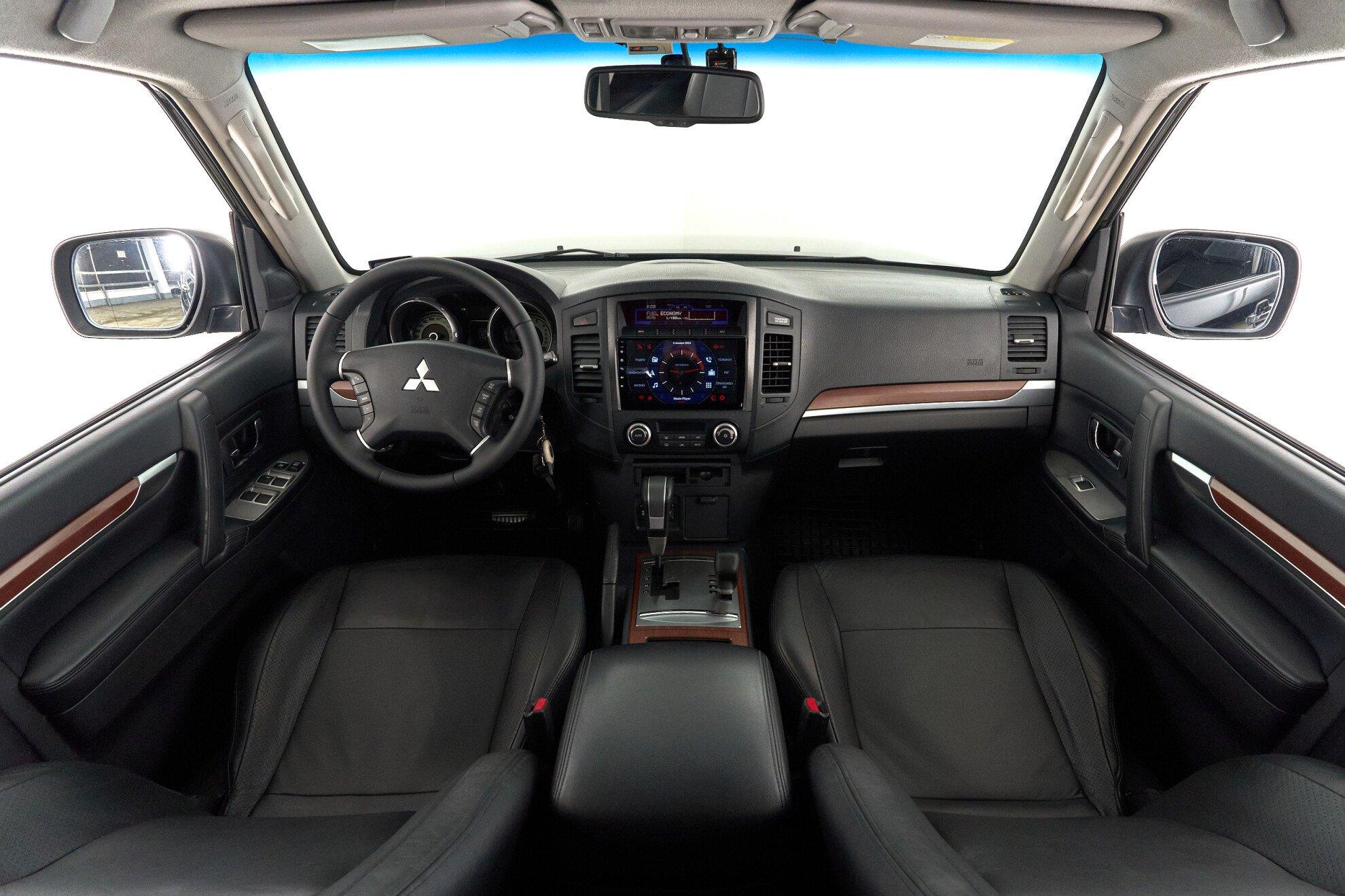 Mitsubishi Pajero 2008, черный