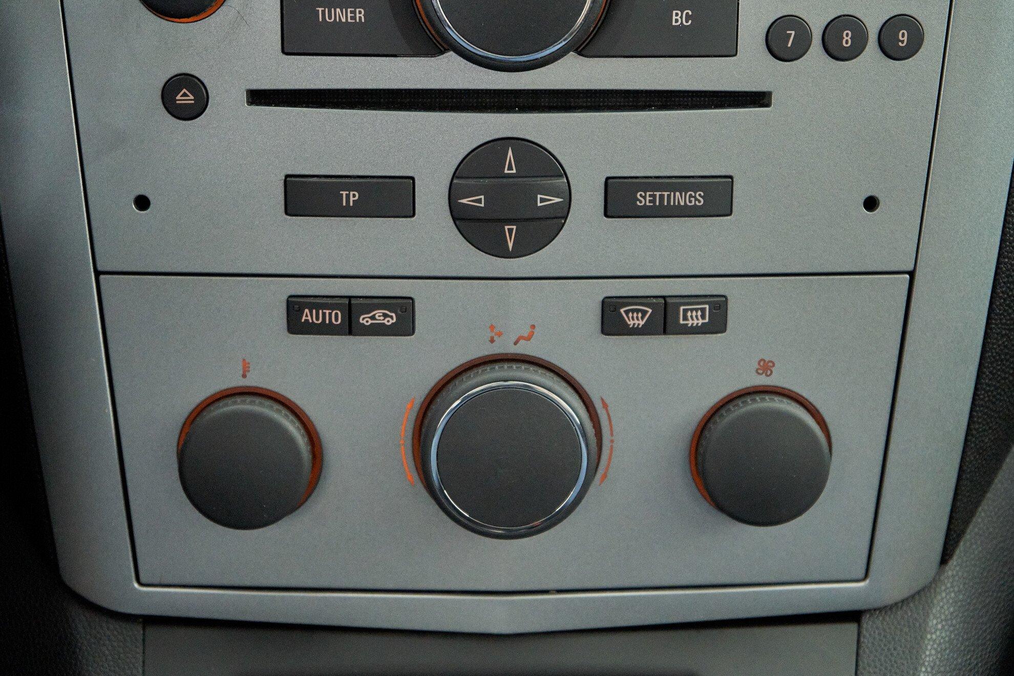 Opel Zafira 2013, серый
