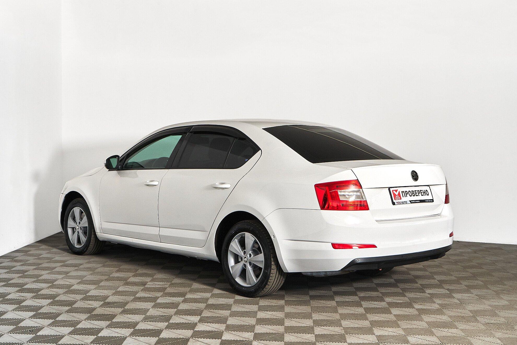 Skoda Octavia 2016, белый