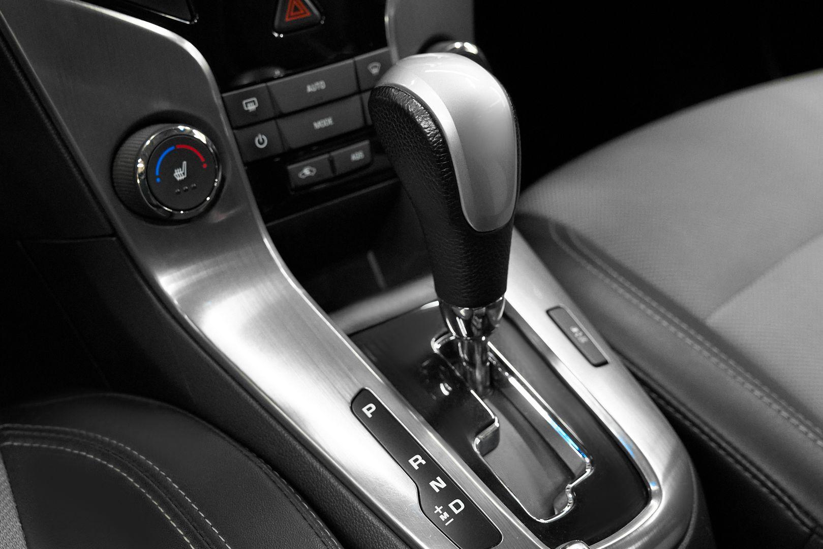 Chevrolet Cruze 2014, белый