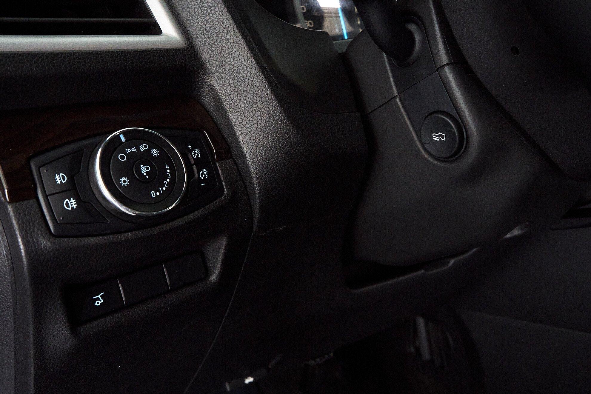 Ford Explorer 2014, белый