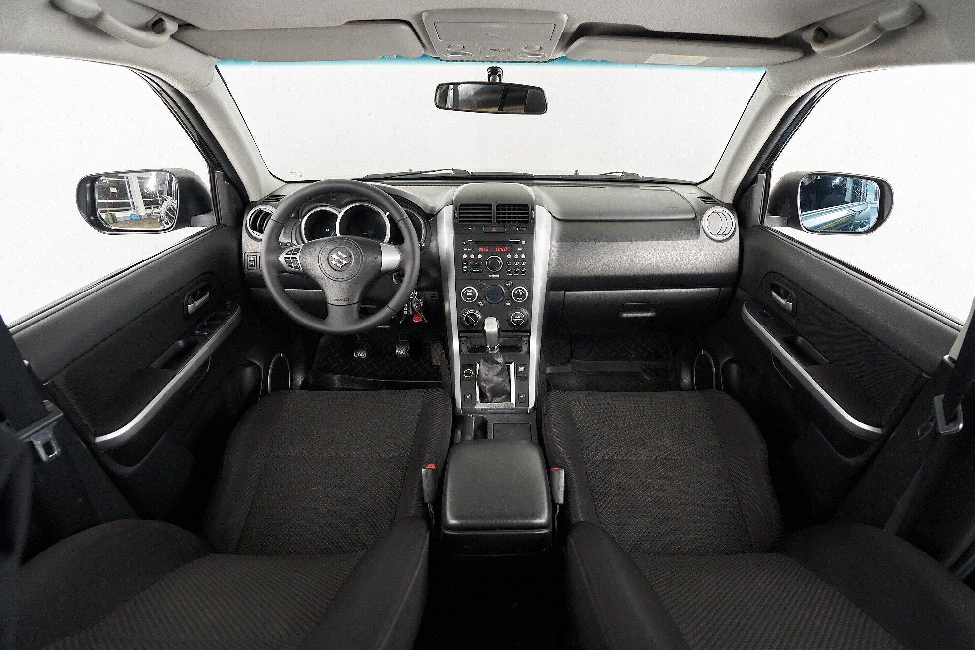 Suzuki Grand Vitara 2011, черный