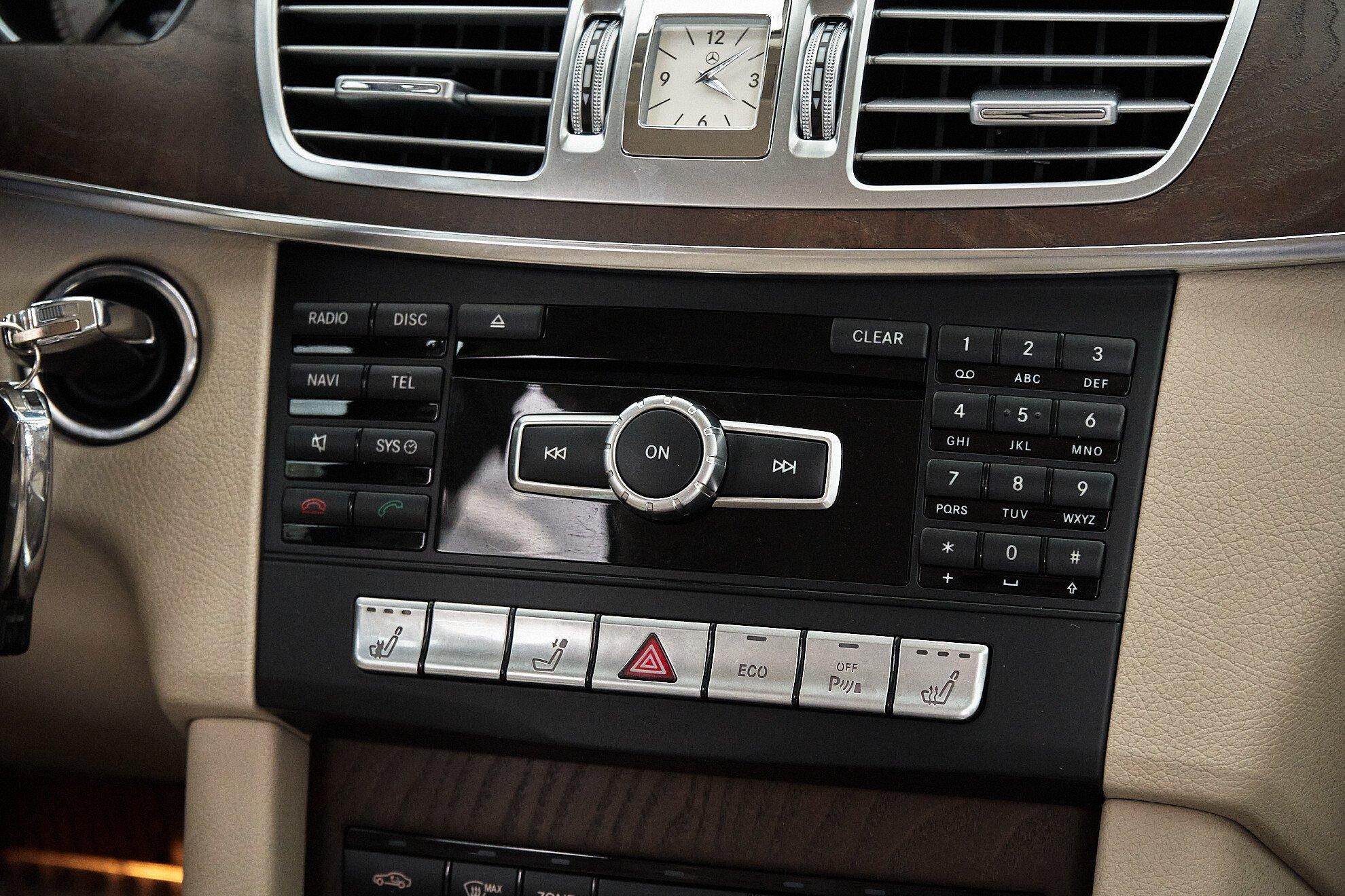 Mercedes-Benz E-Класс 2013, белый