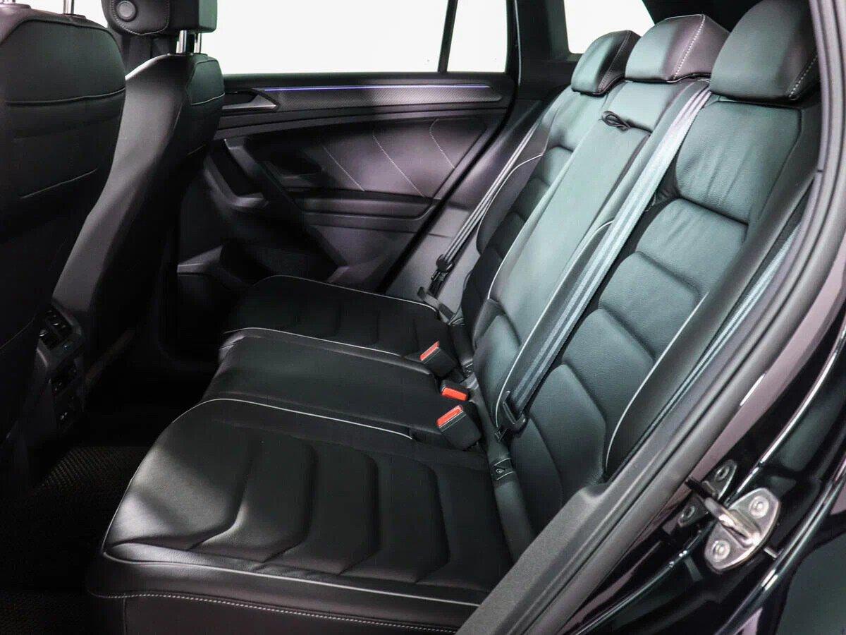 Volkswagen Tiguan 2021, черный