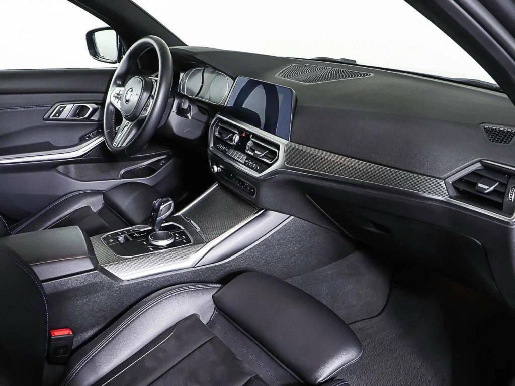 BMW 3 серии 2021, серый