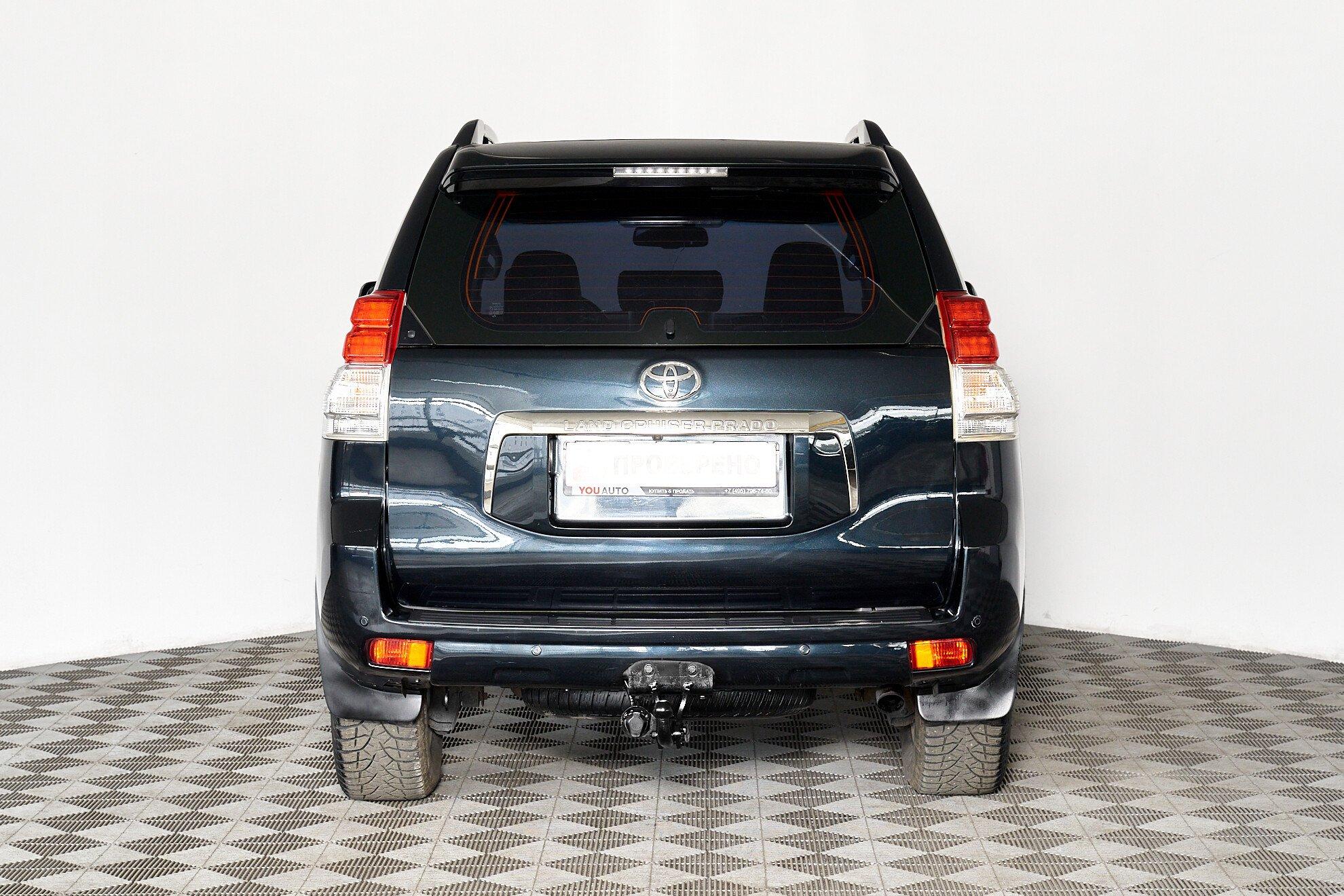 Toyota Land Cruiser Prado 2011, серый
