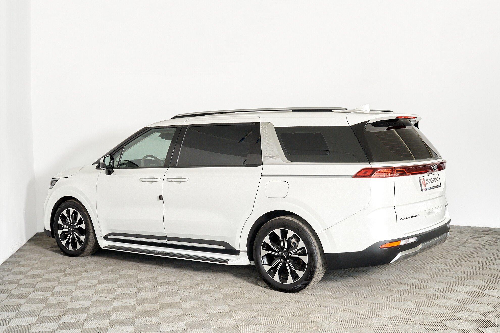Kia Carnival 2023, белый