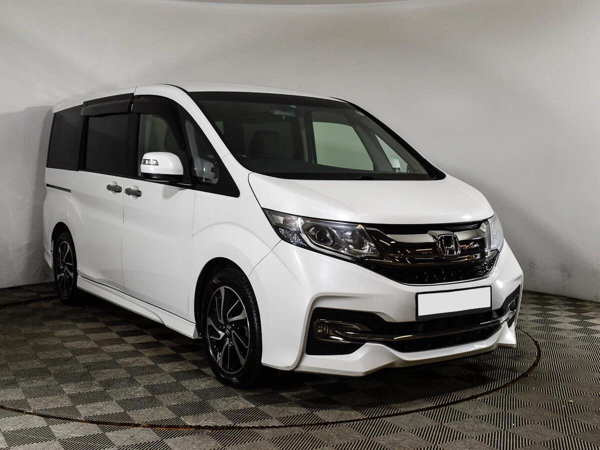 Honda Stepwgn 2017, белый