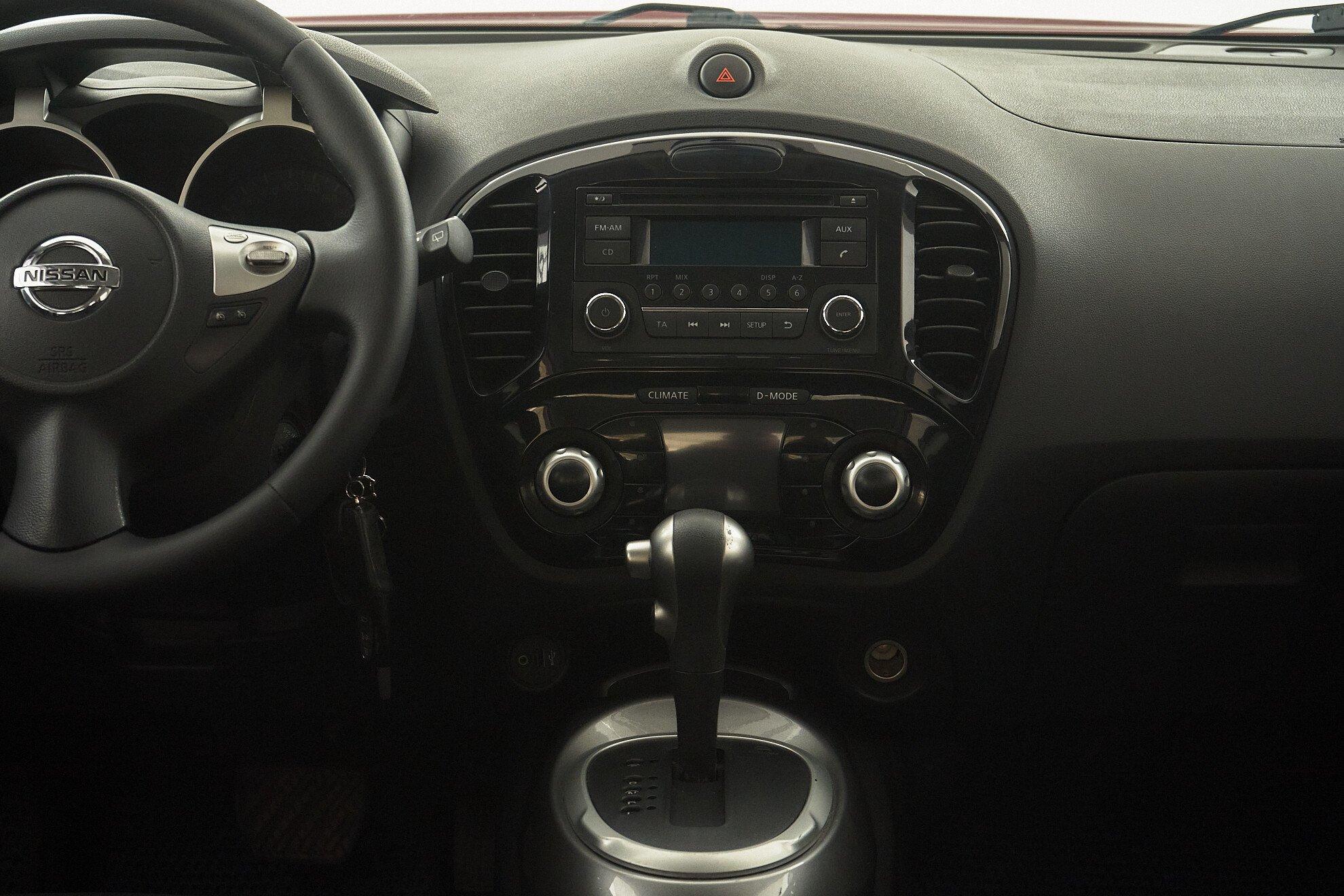 Nissan Juke 2014, красный