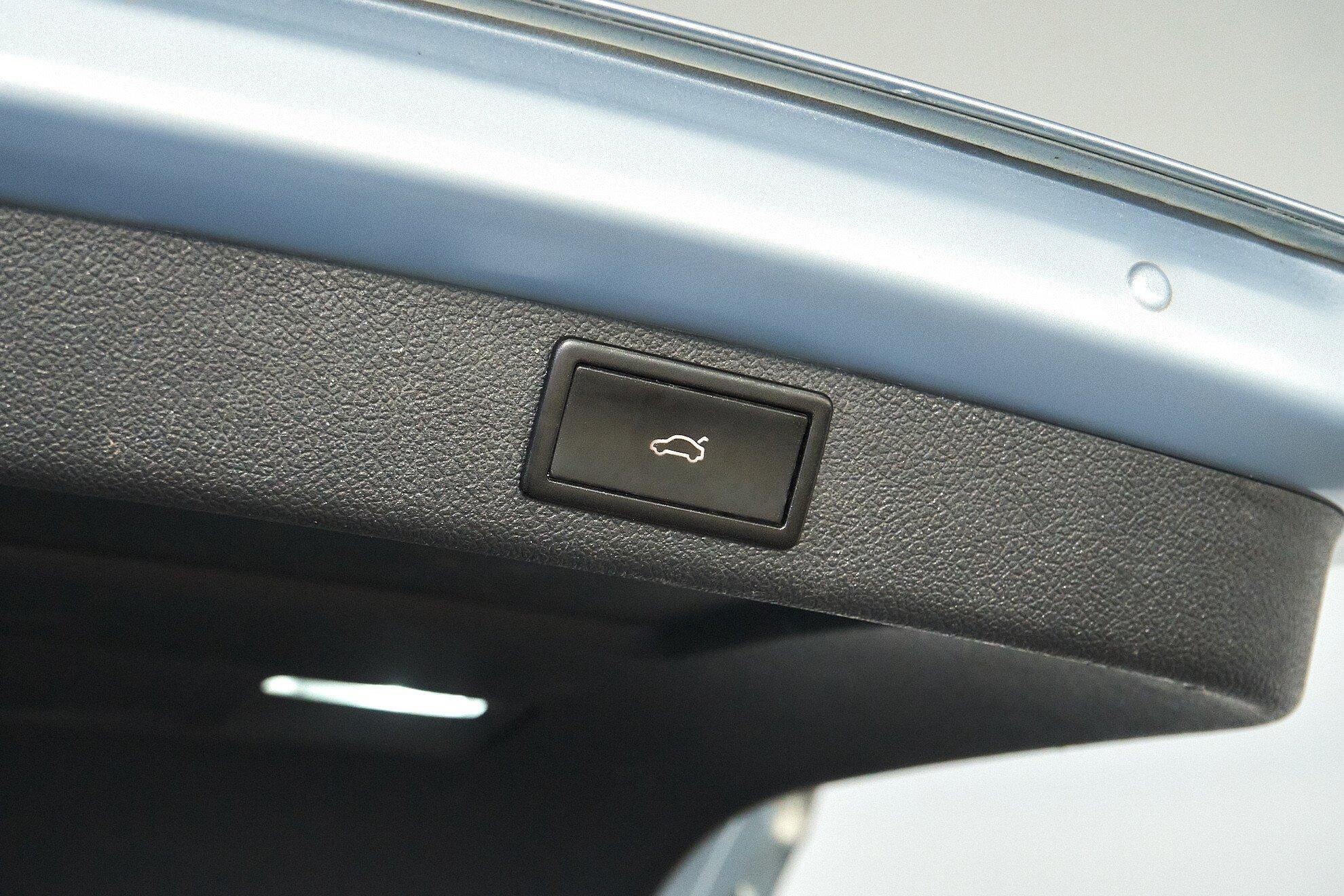 Skoda Superb 2011, голубой