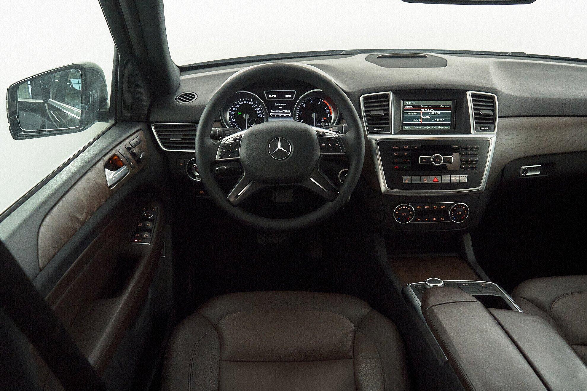 Mercedes-Benz M-Класс 2014, черный