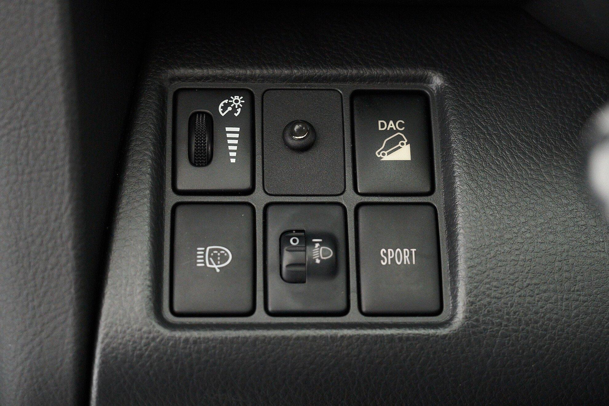 Toyota RAV4 2012, белый