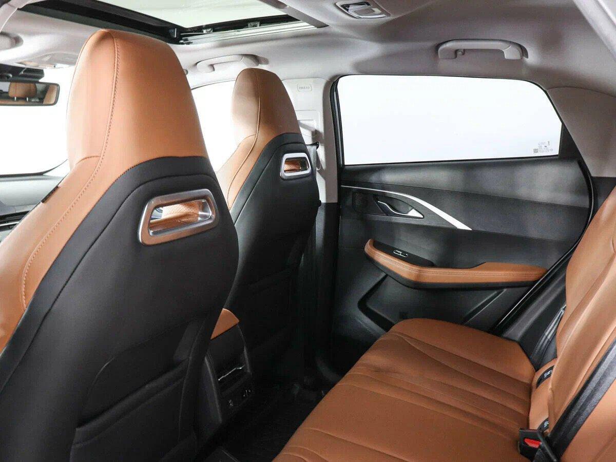 Omoda C5 2022, серебряный