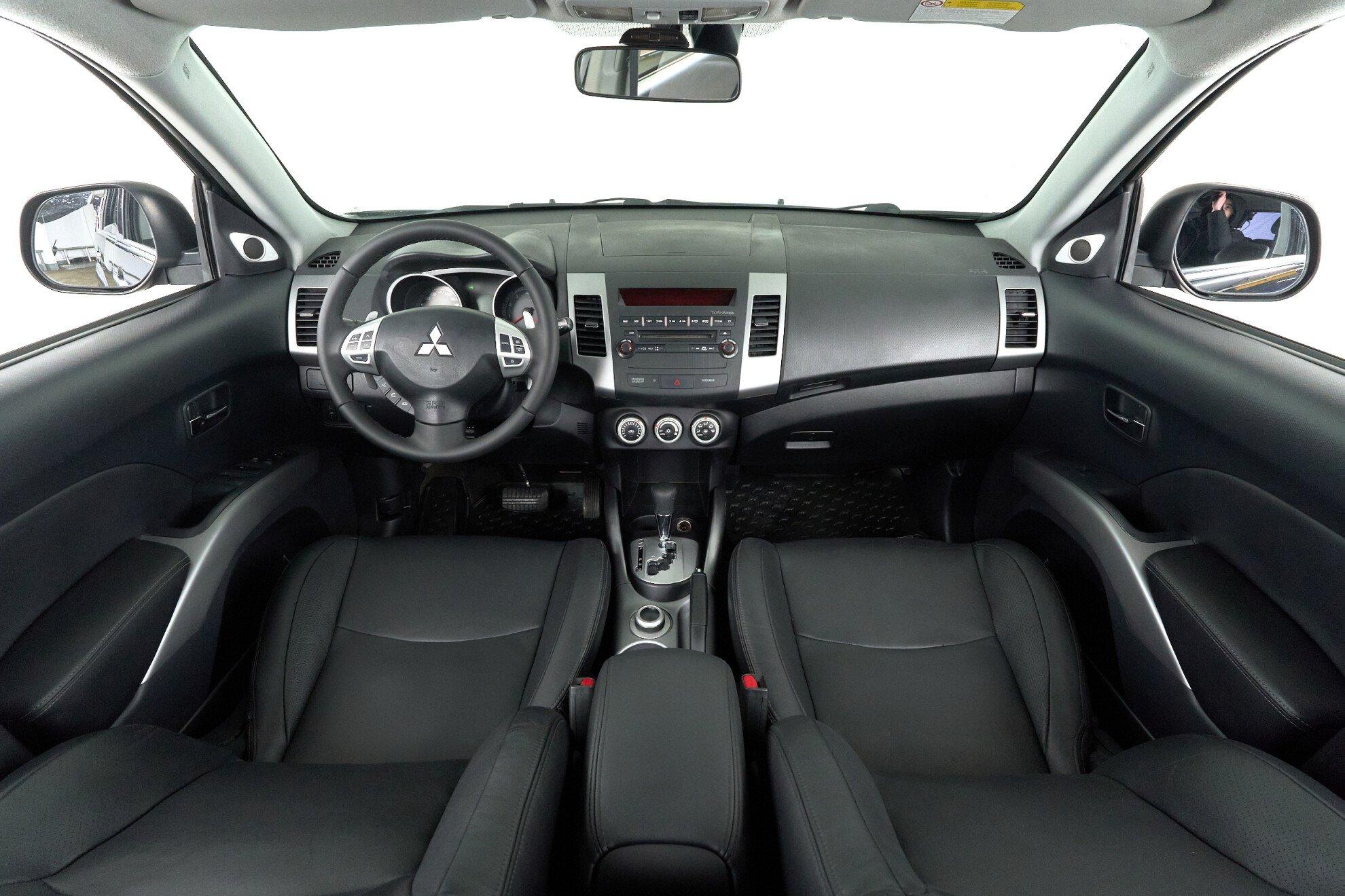 Mitsubishi Outlander 2008, черный