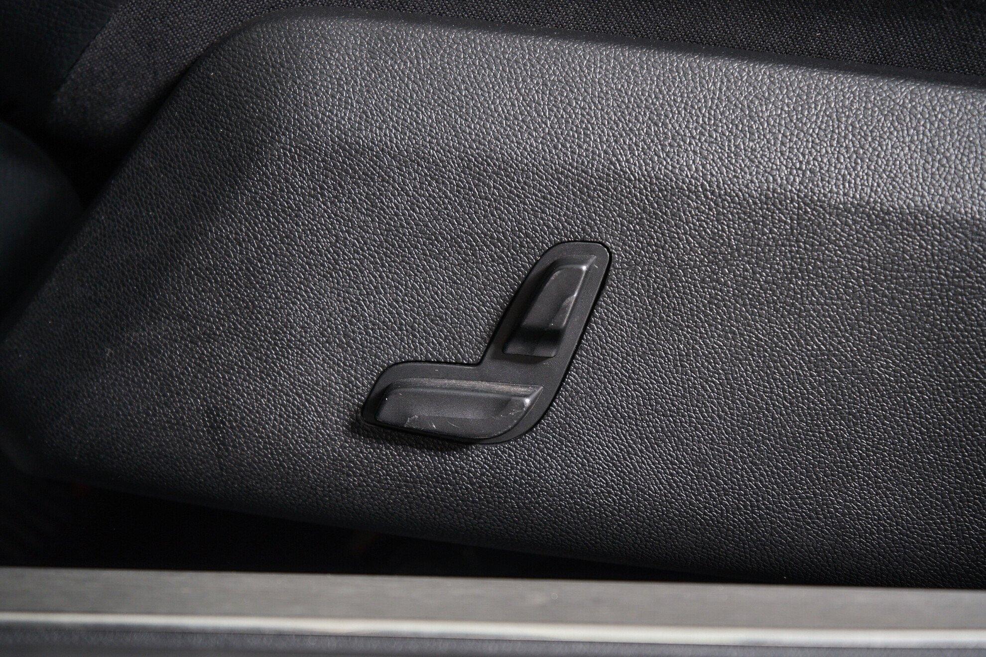 Mercedes-Benz E-Класс 2012, черный