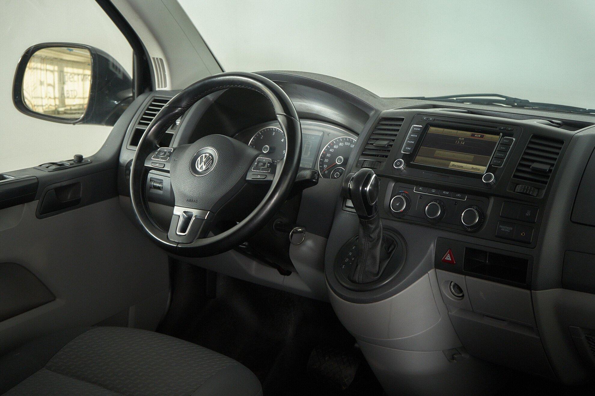 Volkswagen Caravelle 2012, черный