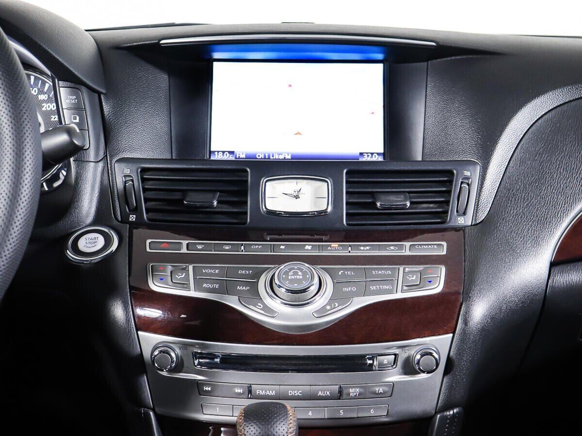 Infiniti M 2013, черный