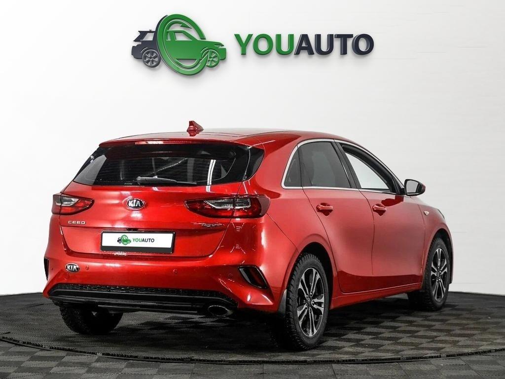 Kia Ceed 2018, красный