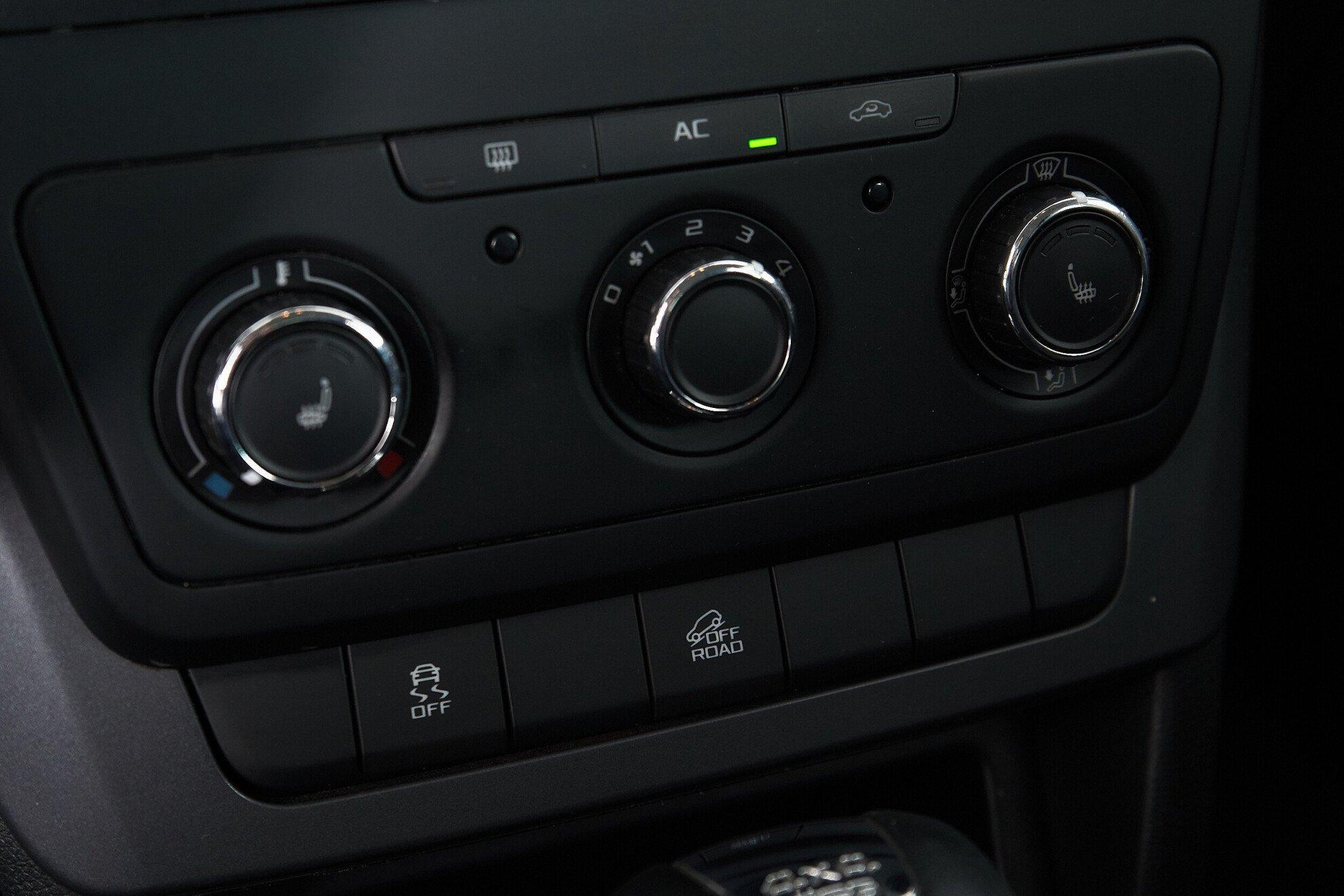 Skoda Yeti 2012, белый