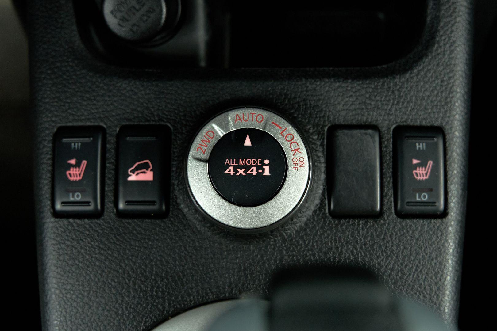 Nissan X-Trail 2010, черный