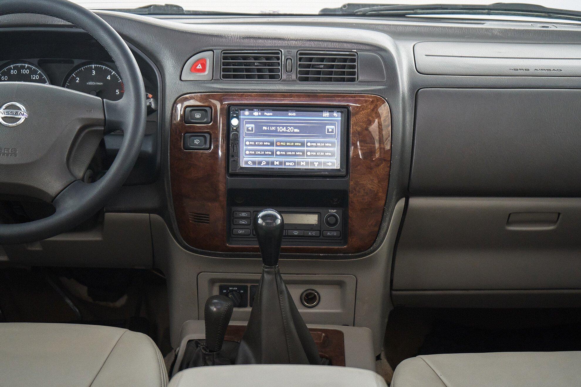 Nissan Patrol 2004, синий