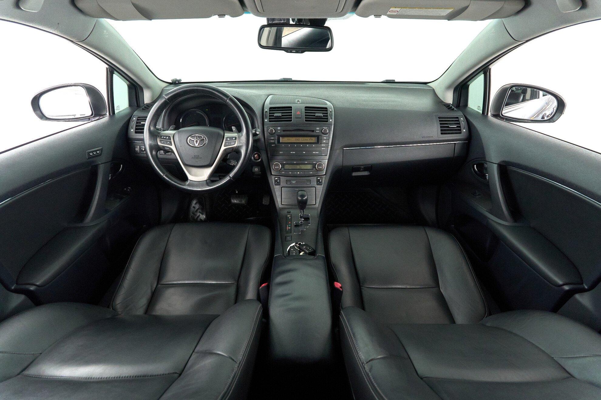 Toyota Avensis 2009, черный