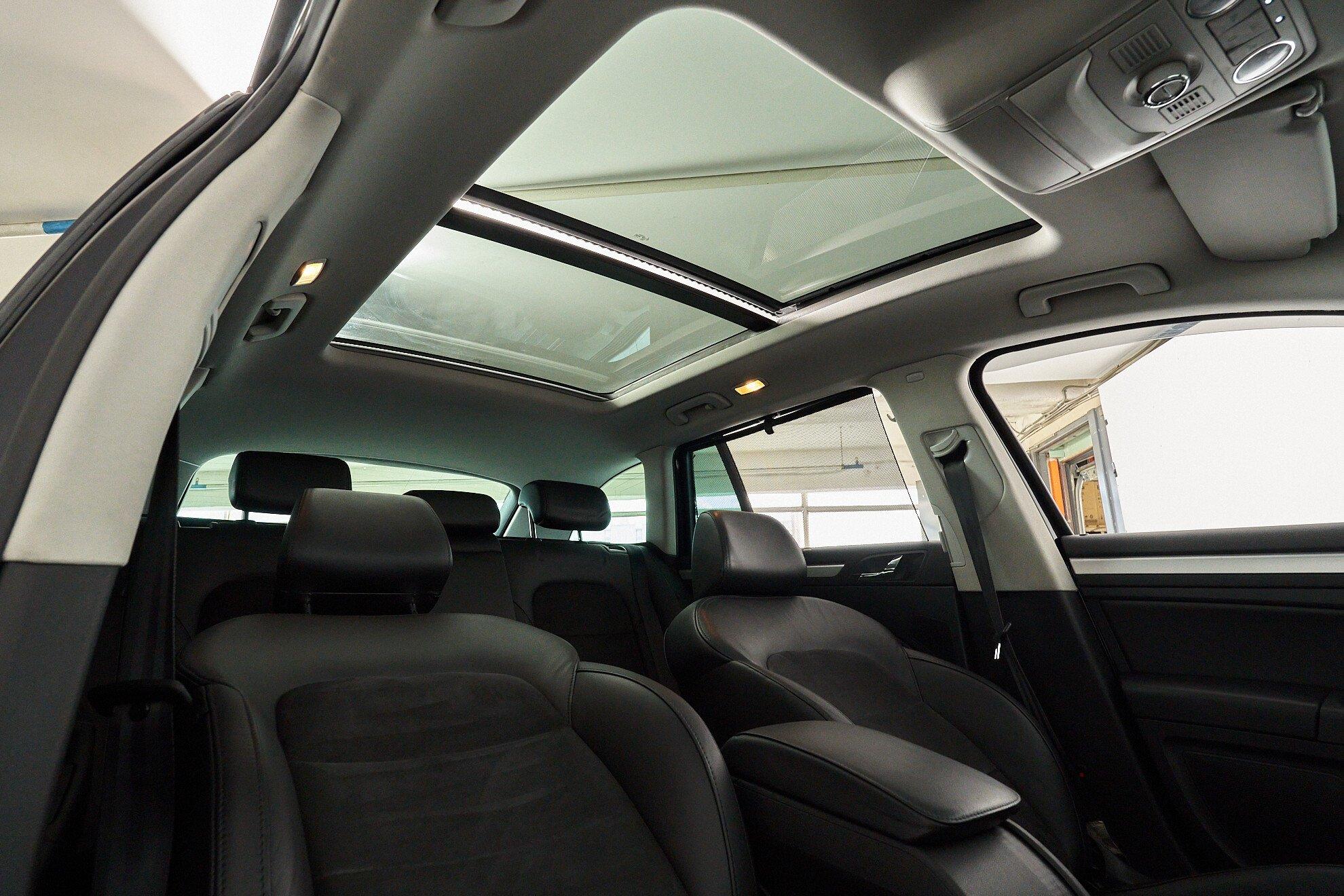 Skoda Superb 2011, черный