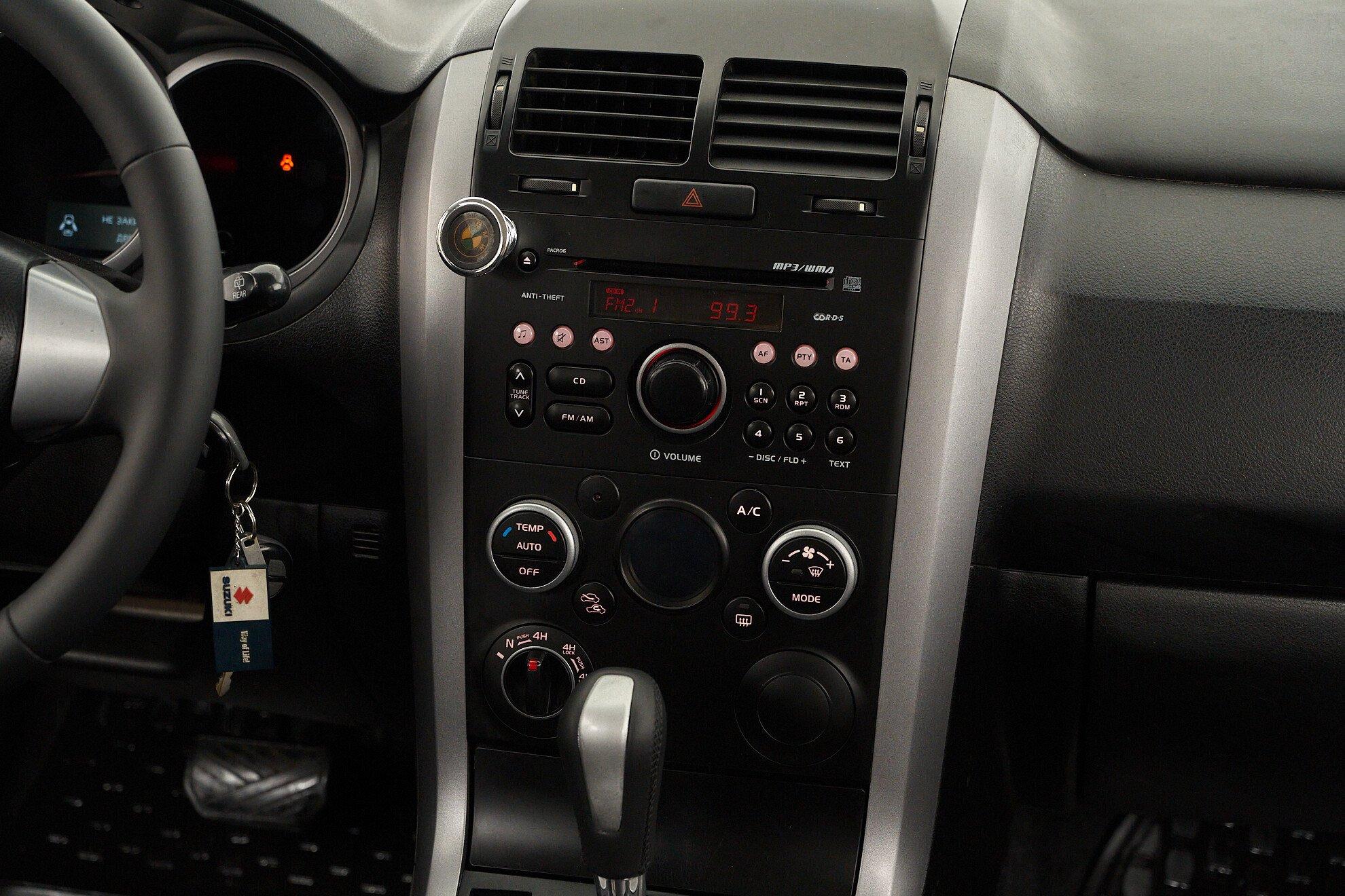 Suzuki Grand Vitara 2010, серебряный
