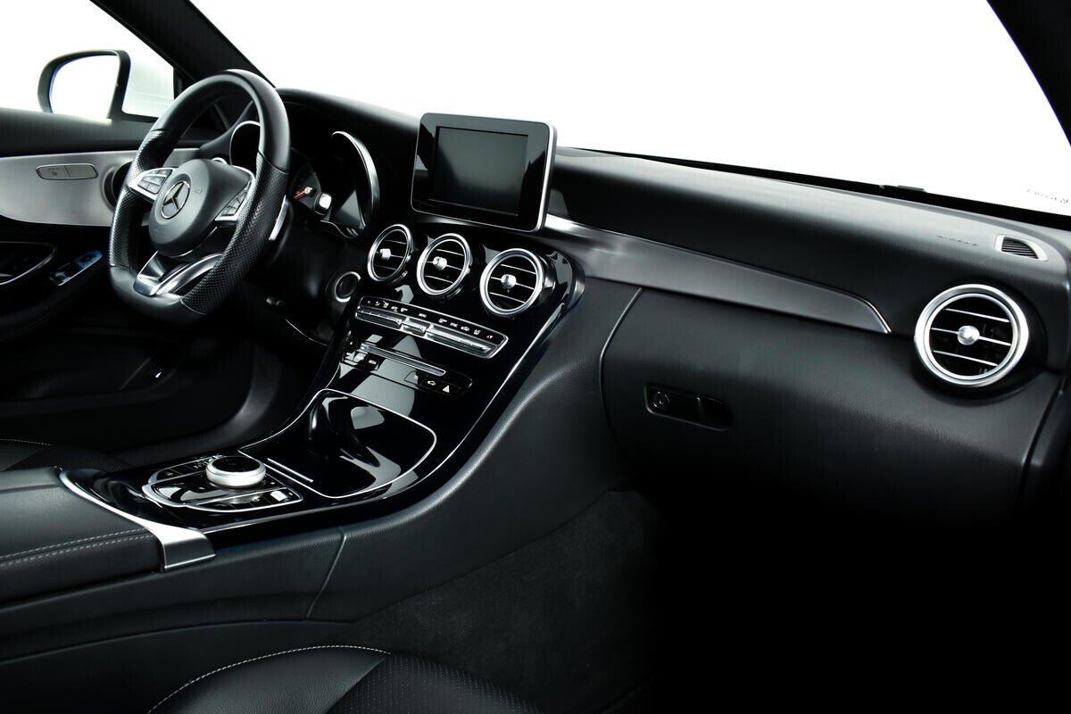 Mercedes-Benz C-Класс 2017, белый
