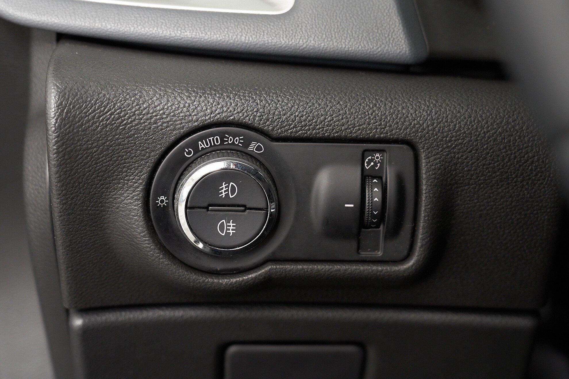 Opel Astra 2013, серый