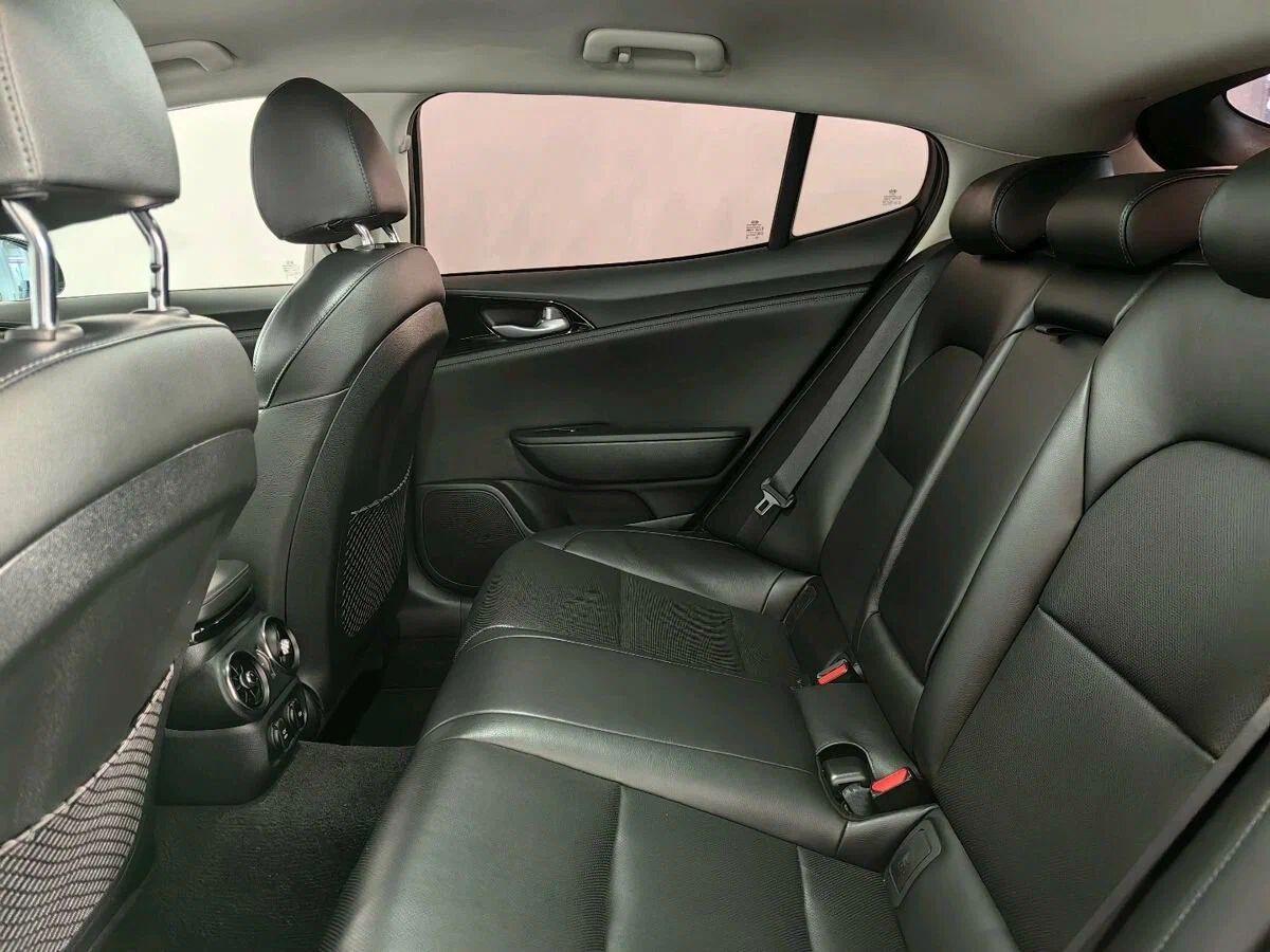 Kia Stinger 2019, красный