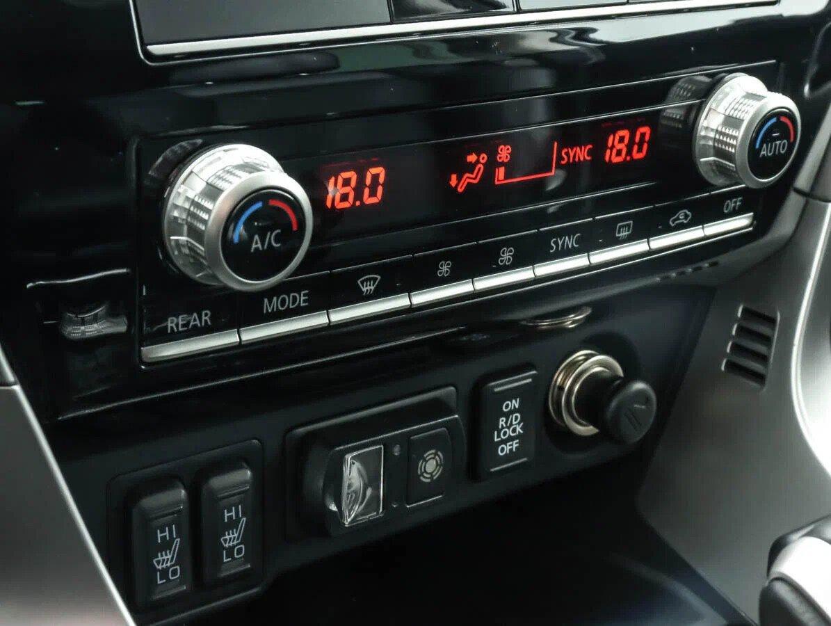 Mitsubishi Pajero Sport 2020, белый