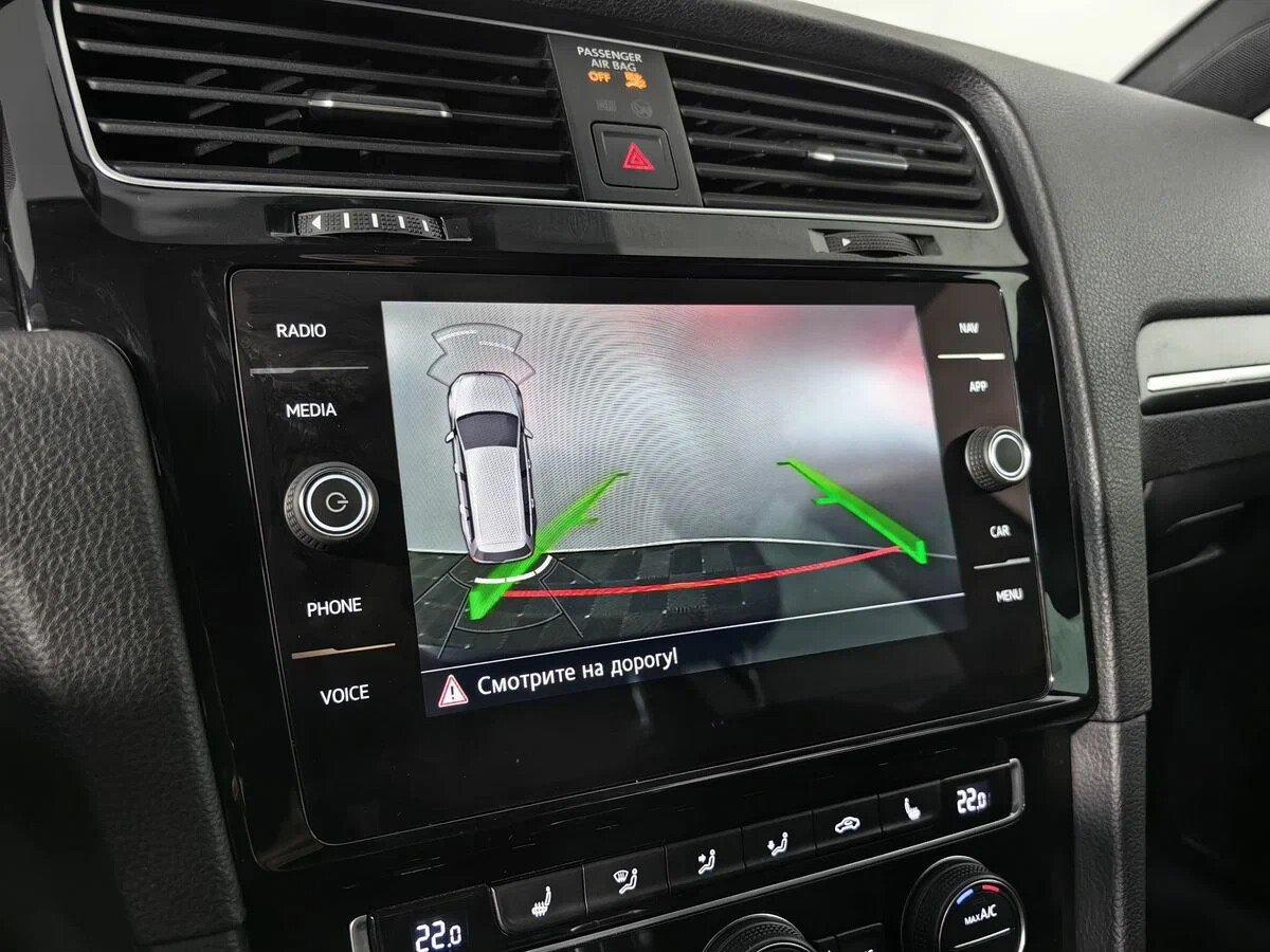 Volkswagen Golf 2019, синий