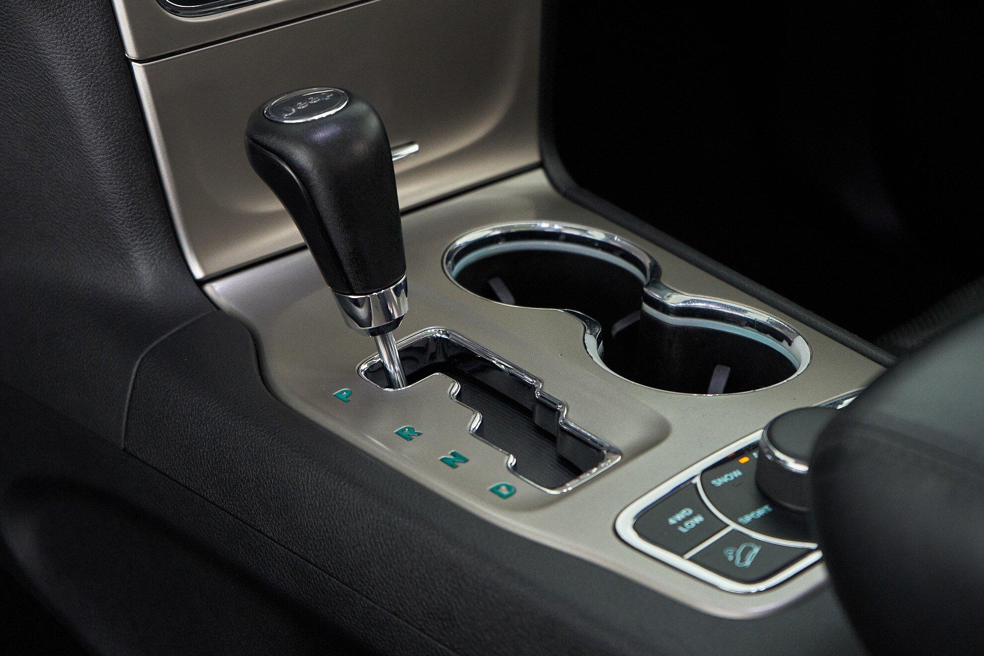 Jeep Grand Cherokee 2012, белый
