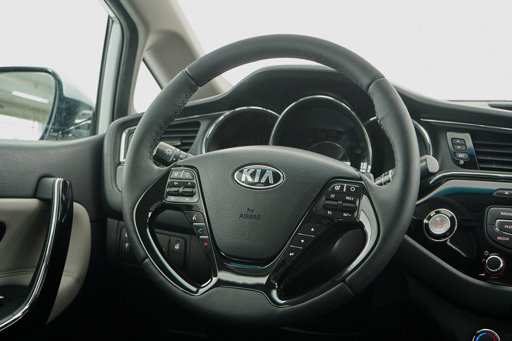 Kia Ceed 2016, белый