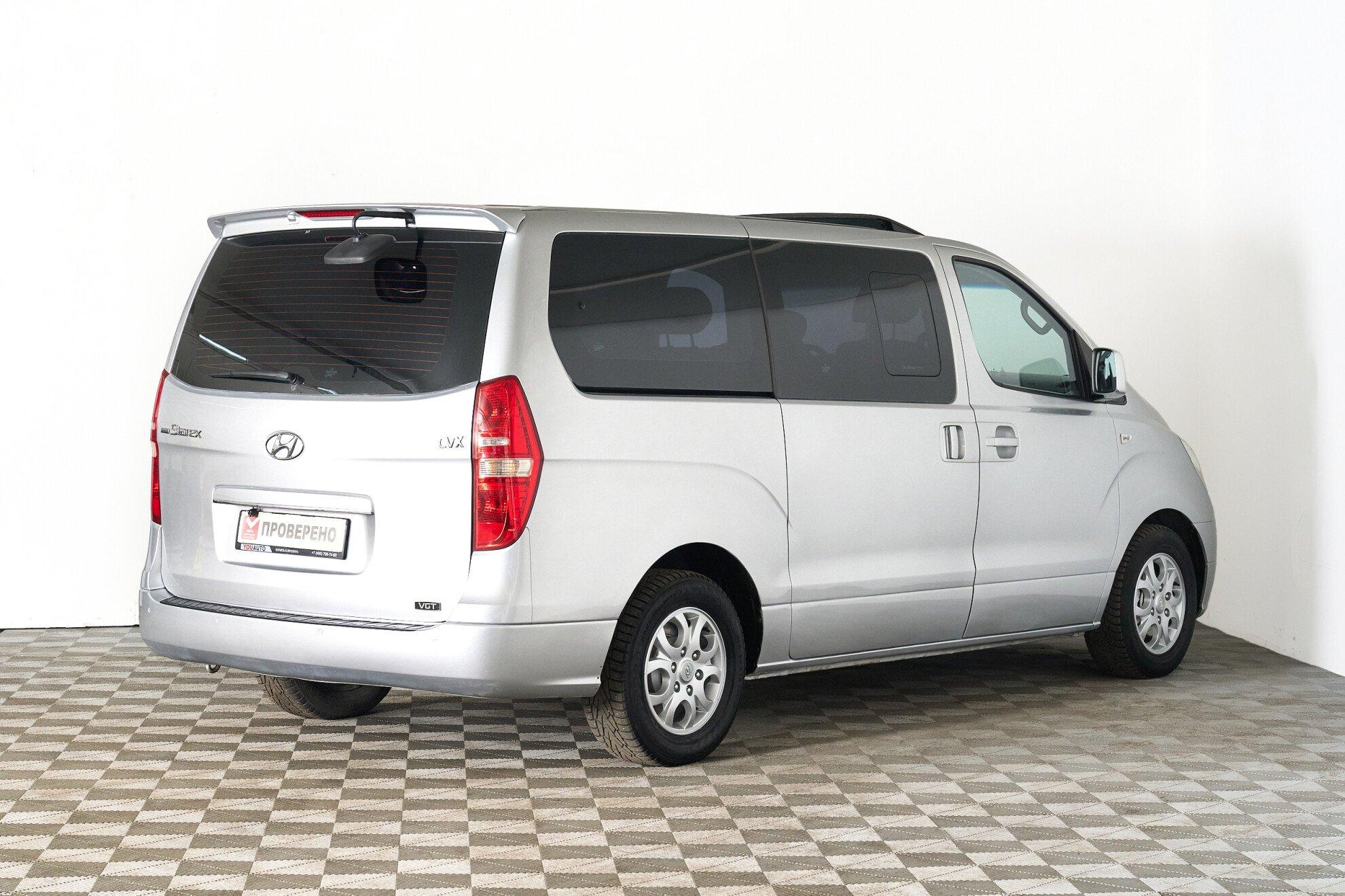 Hyundai Grand Starex 2010, серый