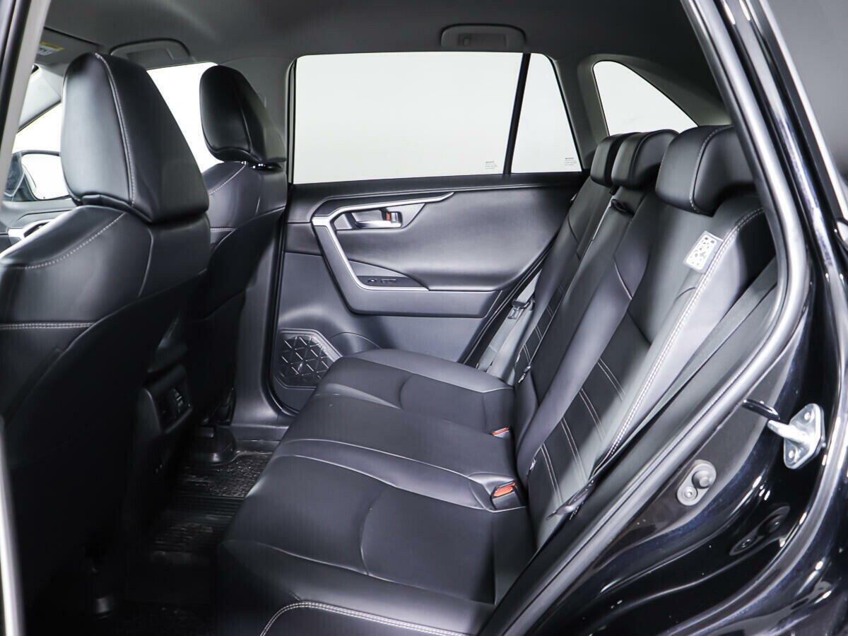Toyota RAV4 2022, черный