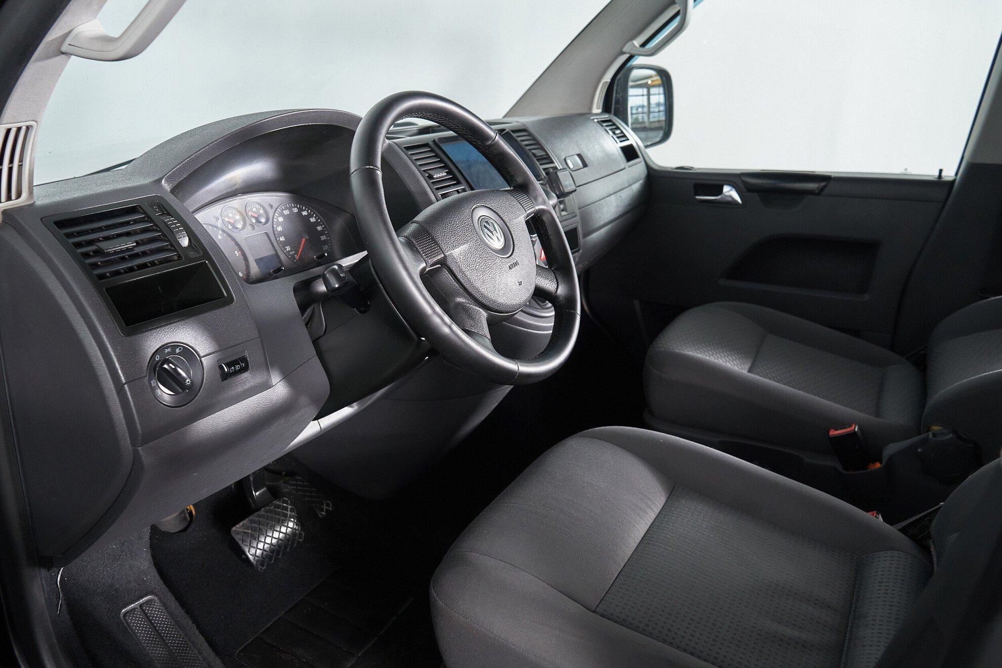 Volkswagen Caravelle 2008, черный