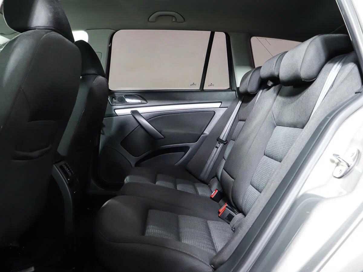 Skoda Octavia 2012, серебряный
