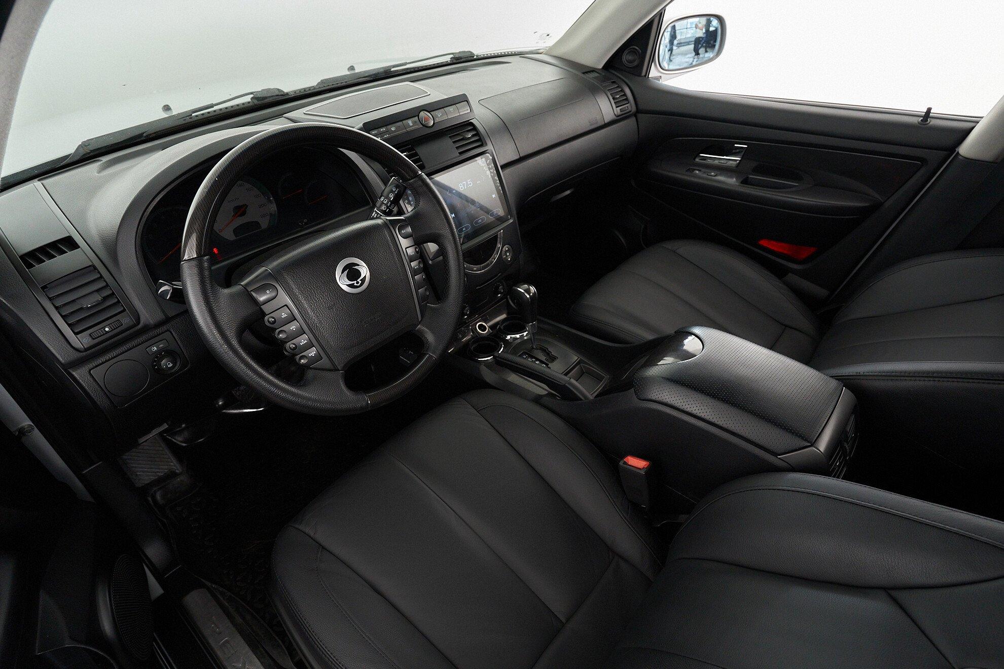 SsangYong Rexton 2011, серебряный