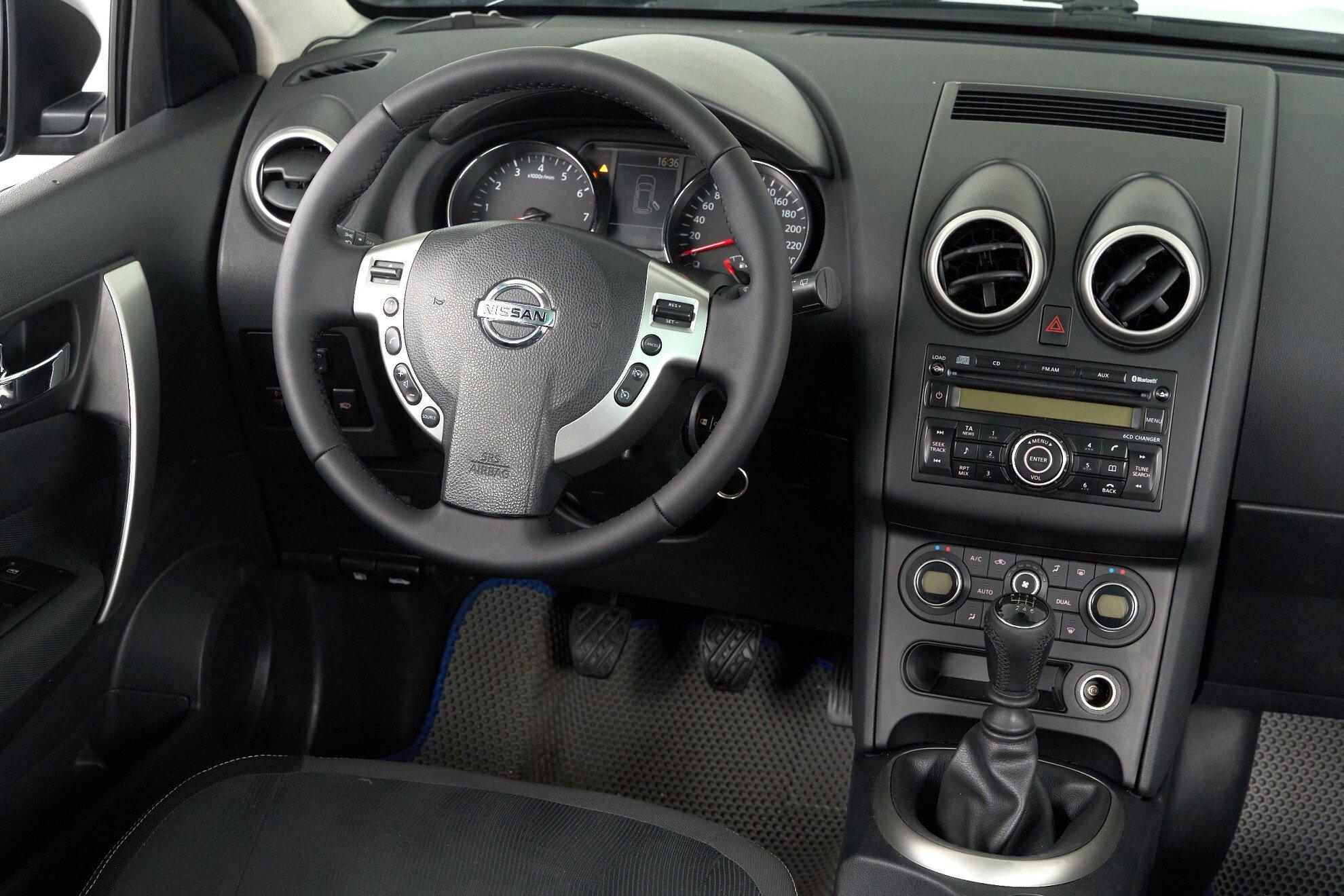 Nissan Qashqai+2 2010, черный