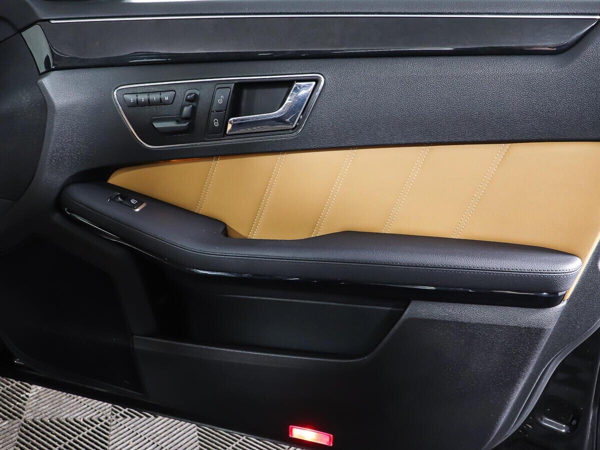 Mercedes-Benz E-Класс 2011, черный