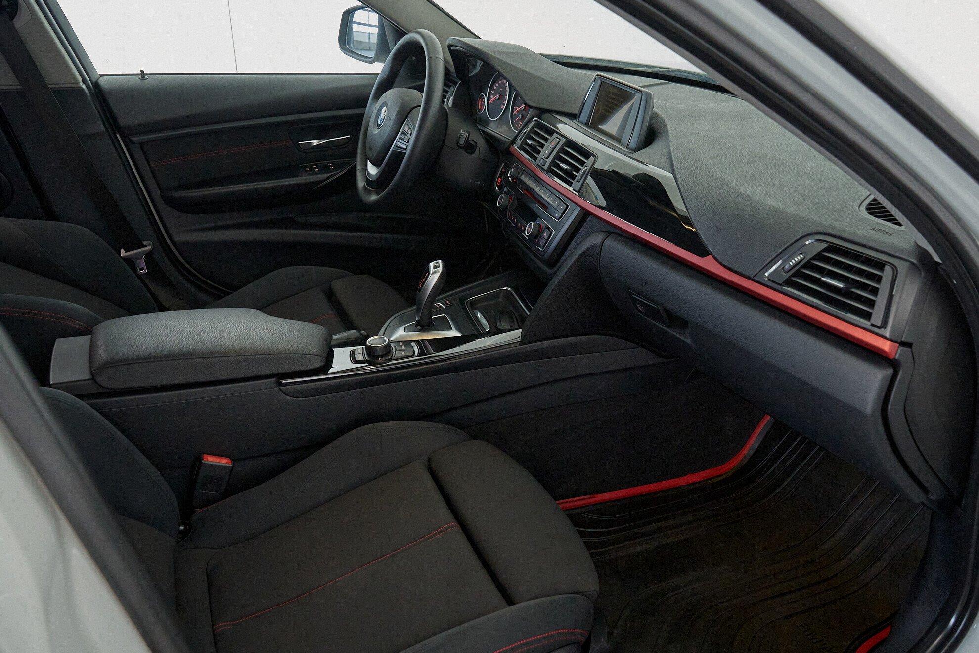 BMW 3 серии 2013, белый