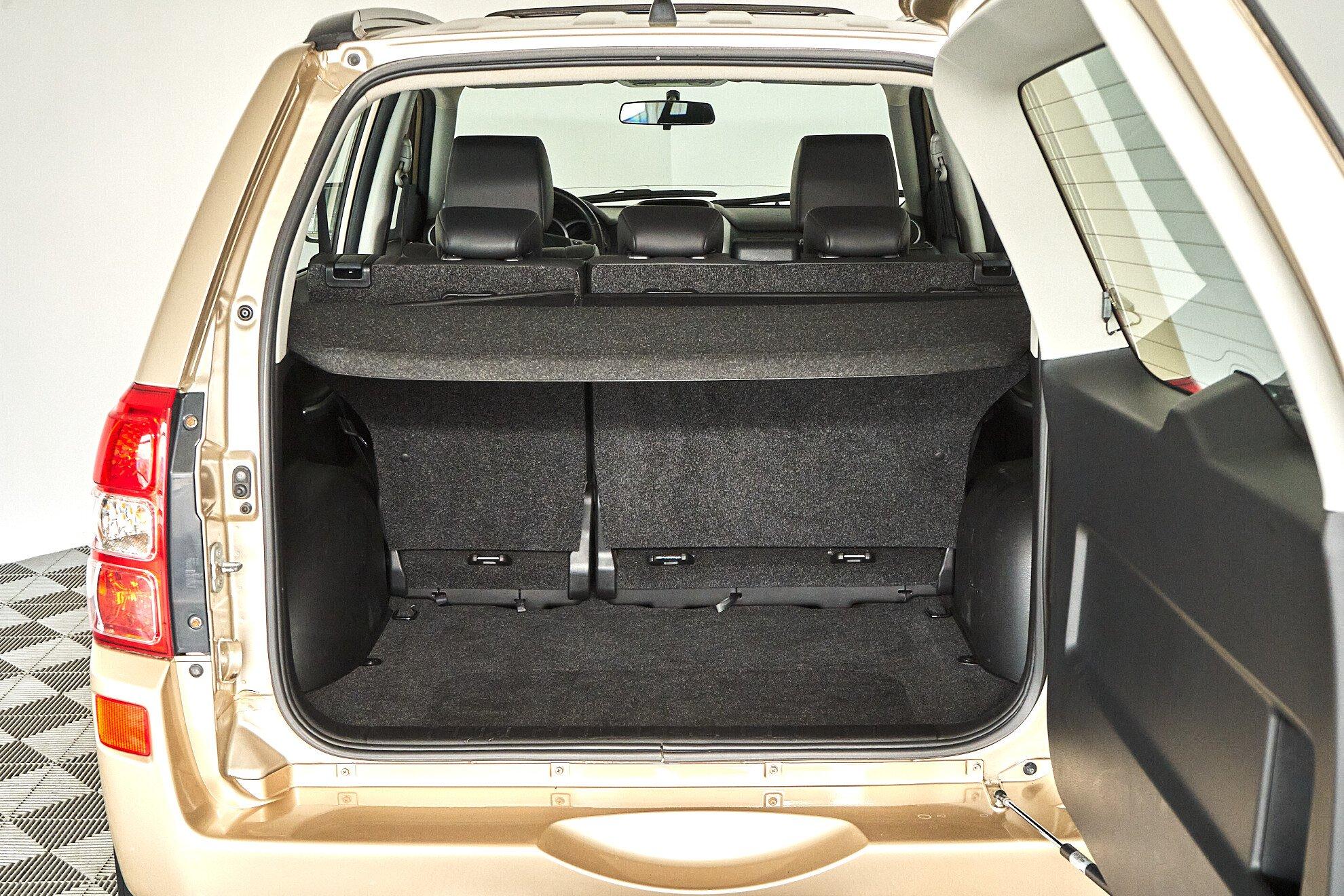 Suzuki Grand Vitara 2007, бежевый