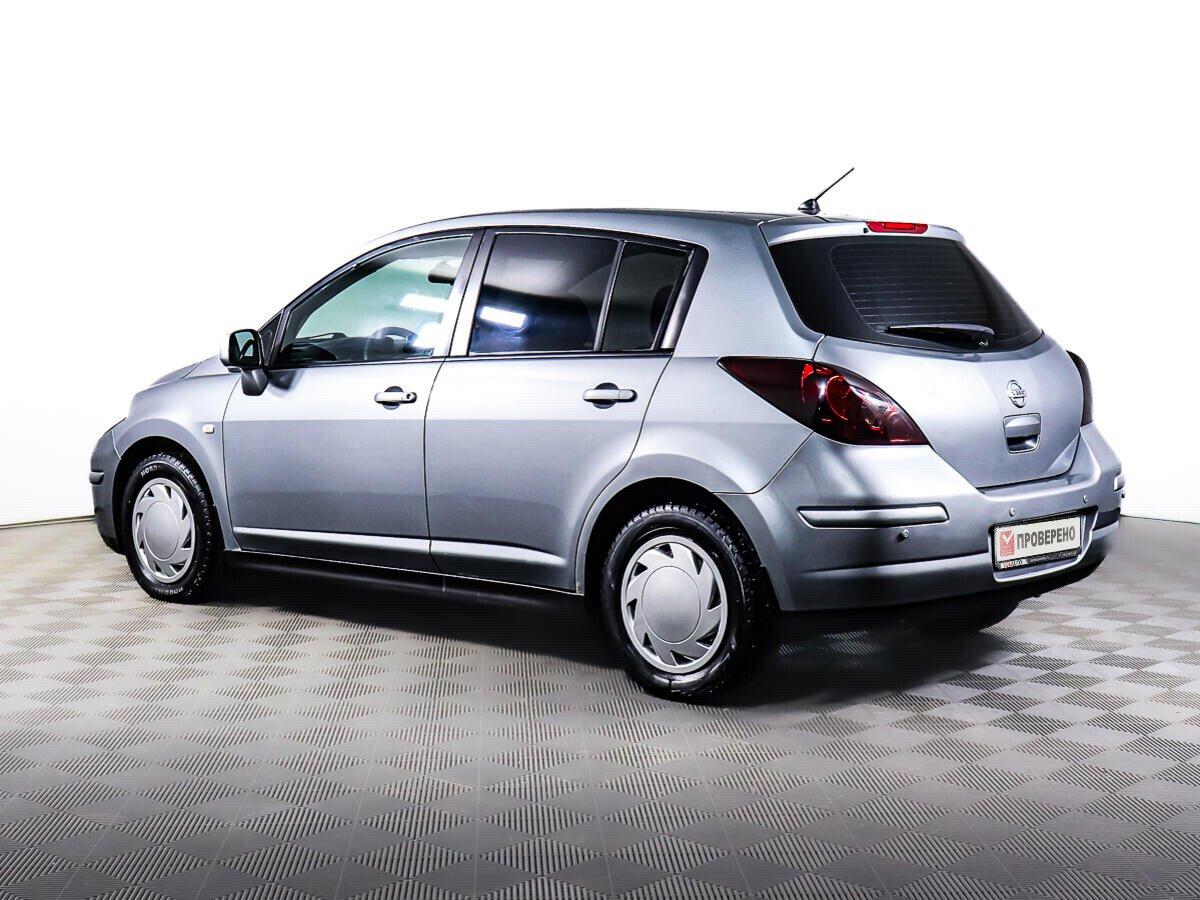 Nissan Tiida 2012, серый